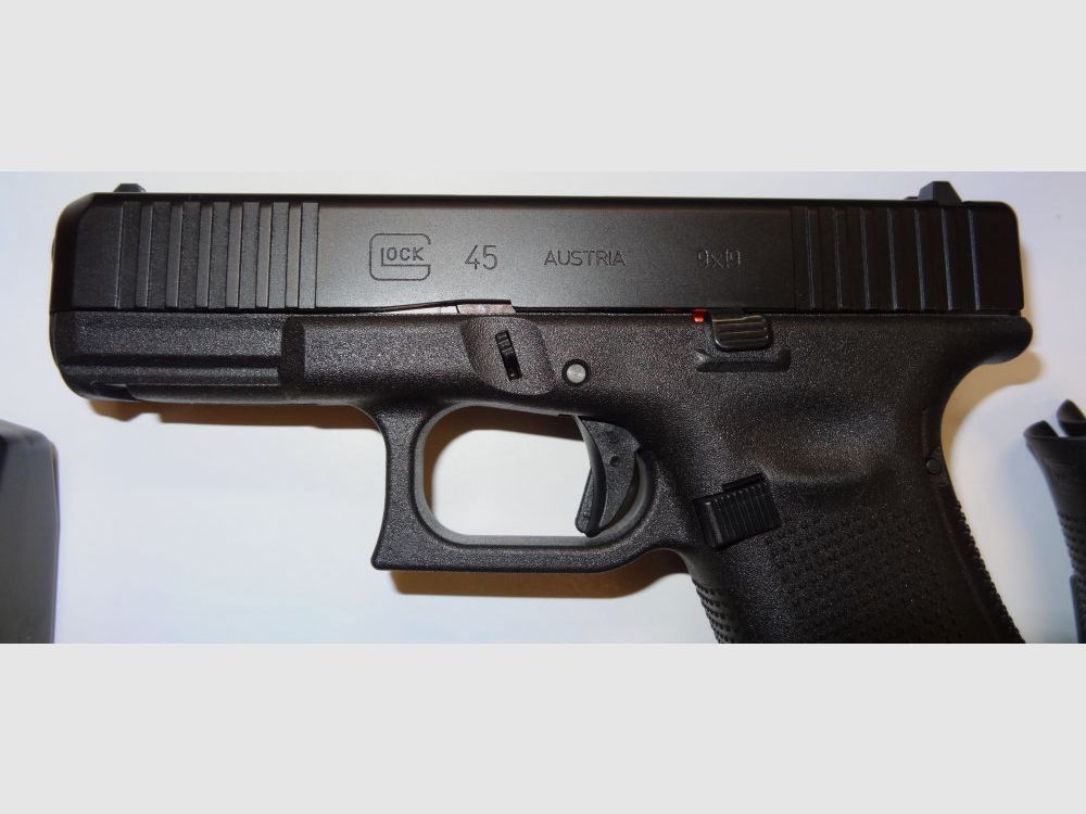 Glock pistol Glock 45 Gen.5 crossover in caliber 9mm Para (9x19)