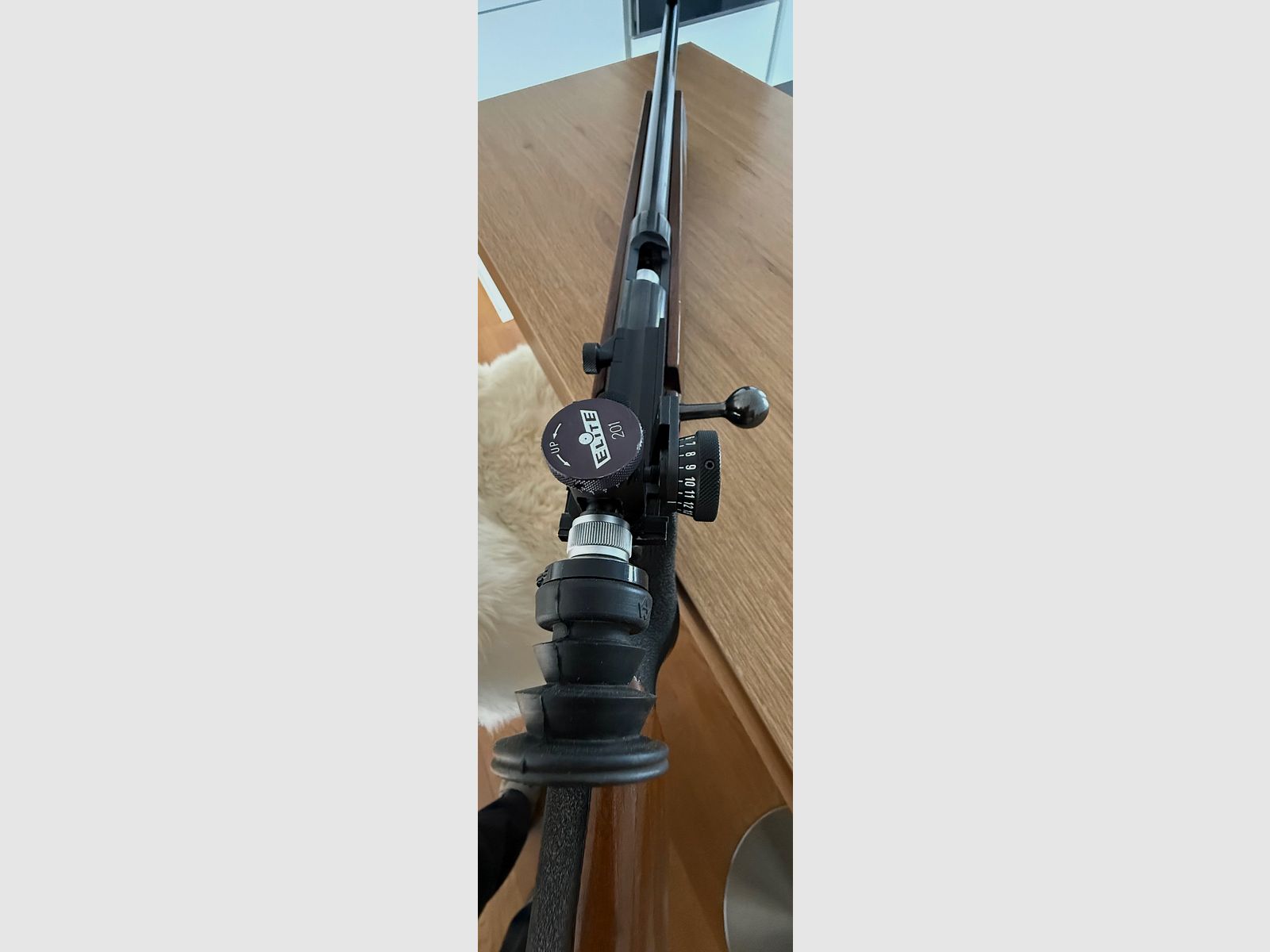 Weihrauch HW60M, carabine de match en calibre .22Lf.B. avec optique de visée : Elite 201