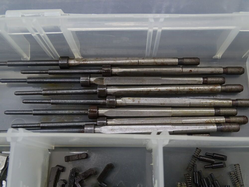 M150 iglica spustowa sprężyny wyciągacz Schlabolzenmutter Suhl M150 200 skrzynka z częściami zamiennymi