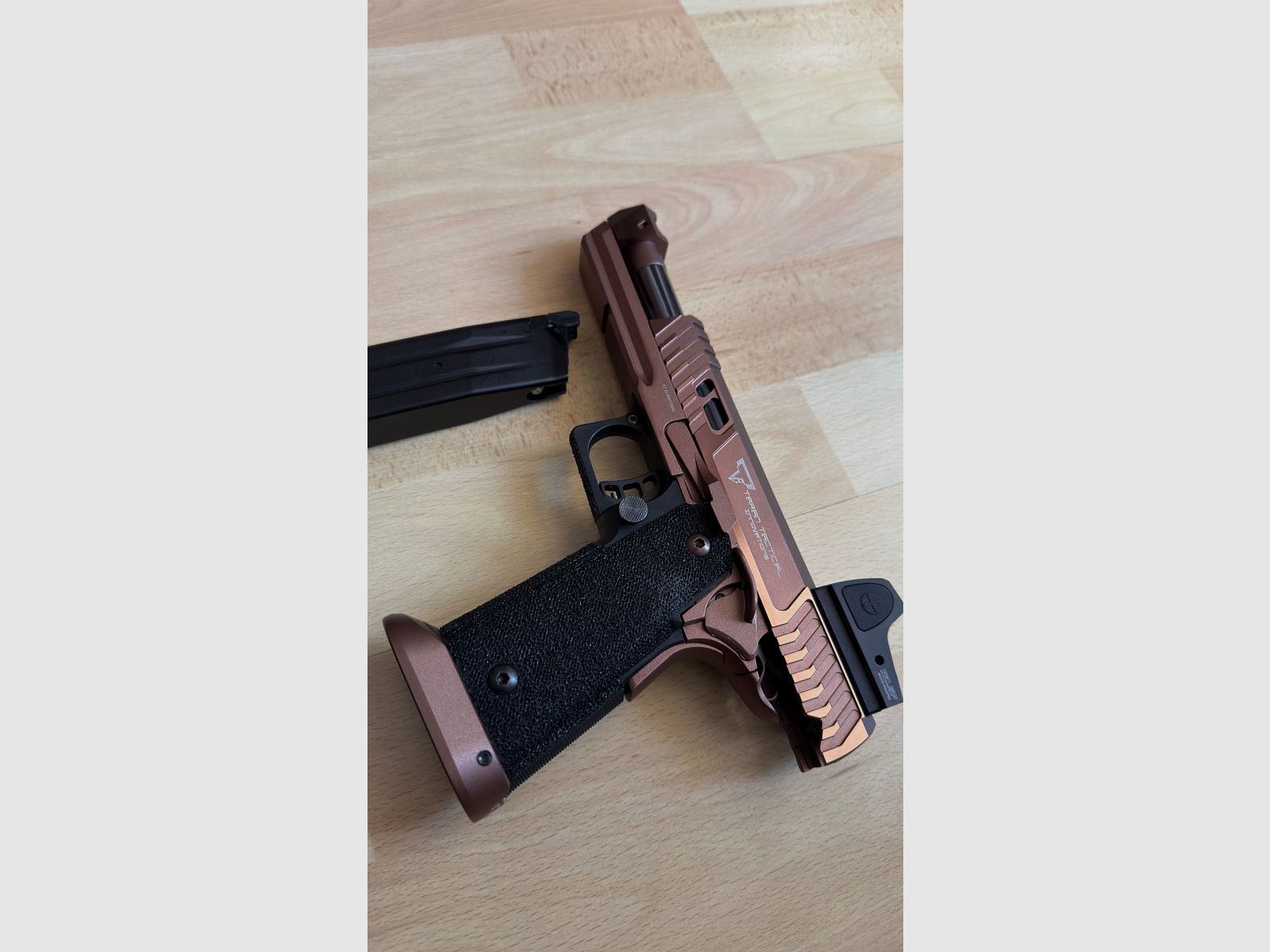 Army Armament TTI Sand Viper (R601) HiCapa GBB „CNC Begadi Upgrade Version“