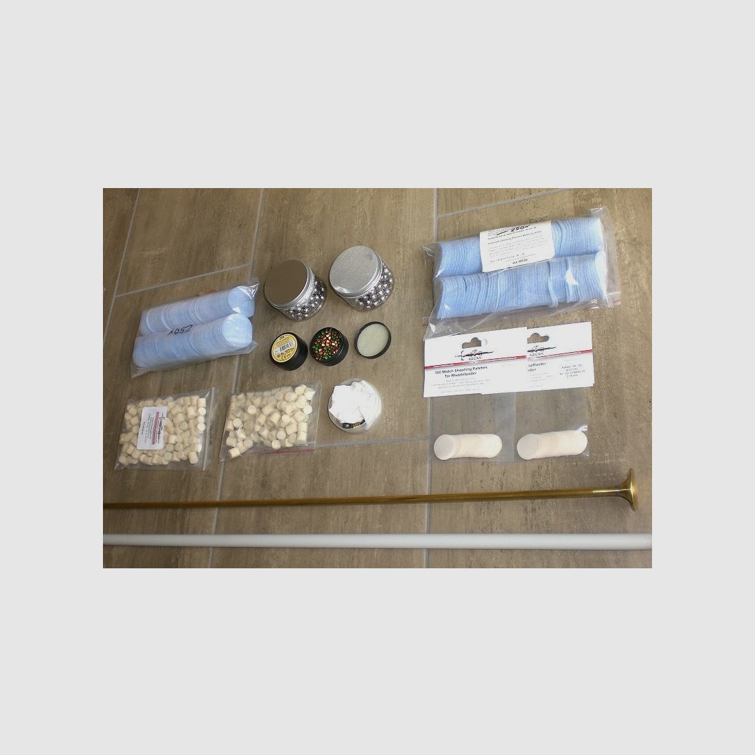 Zubehör Vorderlader 200 Kugeln 11,15mm , 500 Zündhütchen, Pulverrohr, Schusspflaster, Reinigungspats usw.