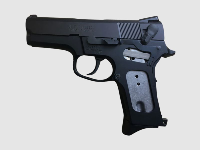 Pistole S&W Mod 6904 als Ersatzteilspender