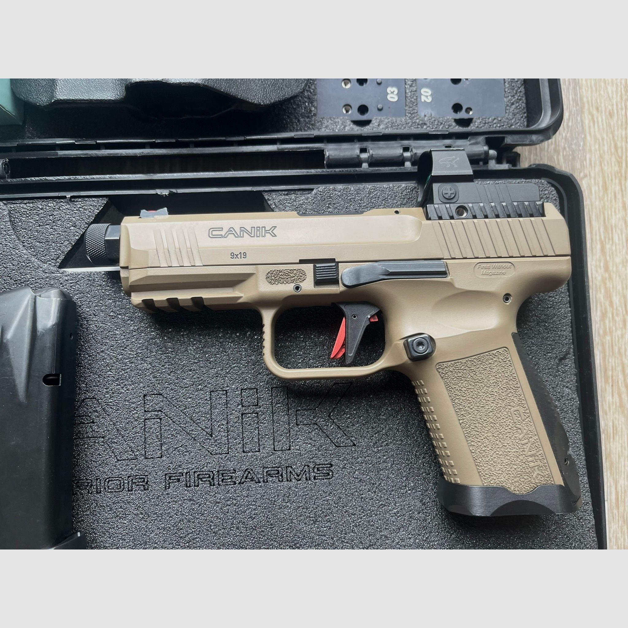 Canik TP9 Elite Combat FDE + Mecanik MO2 Red Dot