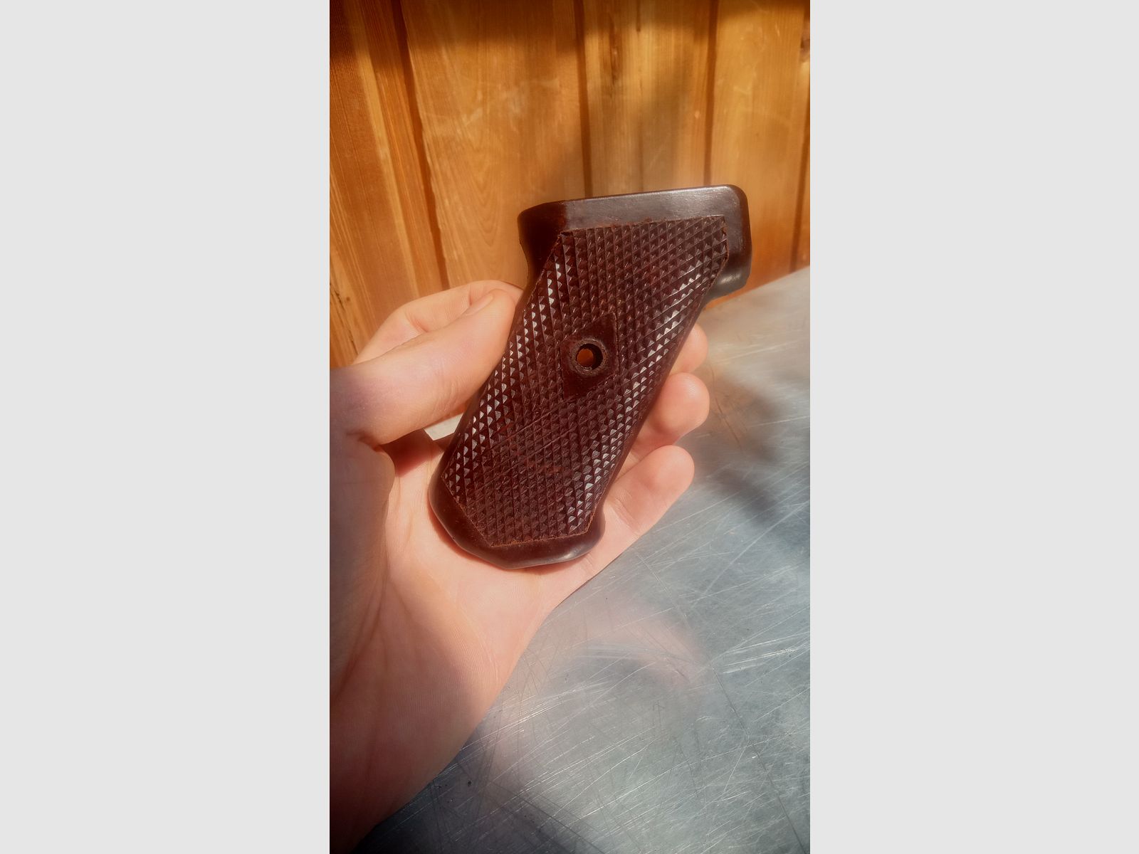 Original AK47 Type 1 Griff aus Bakelit zusammengehörige Griffschalen