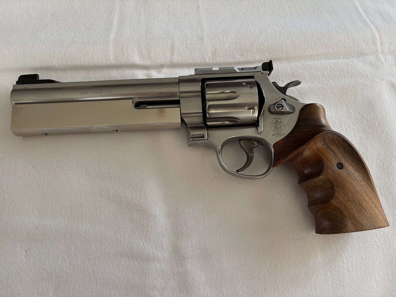 Smith & Wesson Revolver .44 Magnum 629 Classic -6, afbeelding 1 van 5