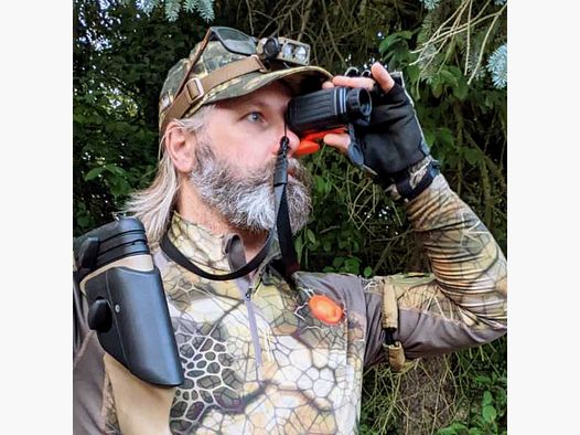 For Infiray FH25R/FL25R and identical - magnetic holder for attachment to clothing.