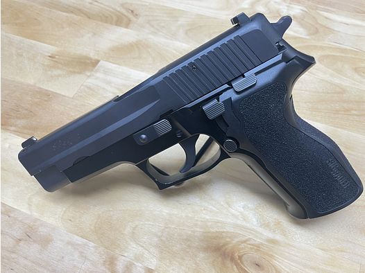 Pistola Sig Sauer P226 9mmLuger in condizioni eccellenti da cacciatore