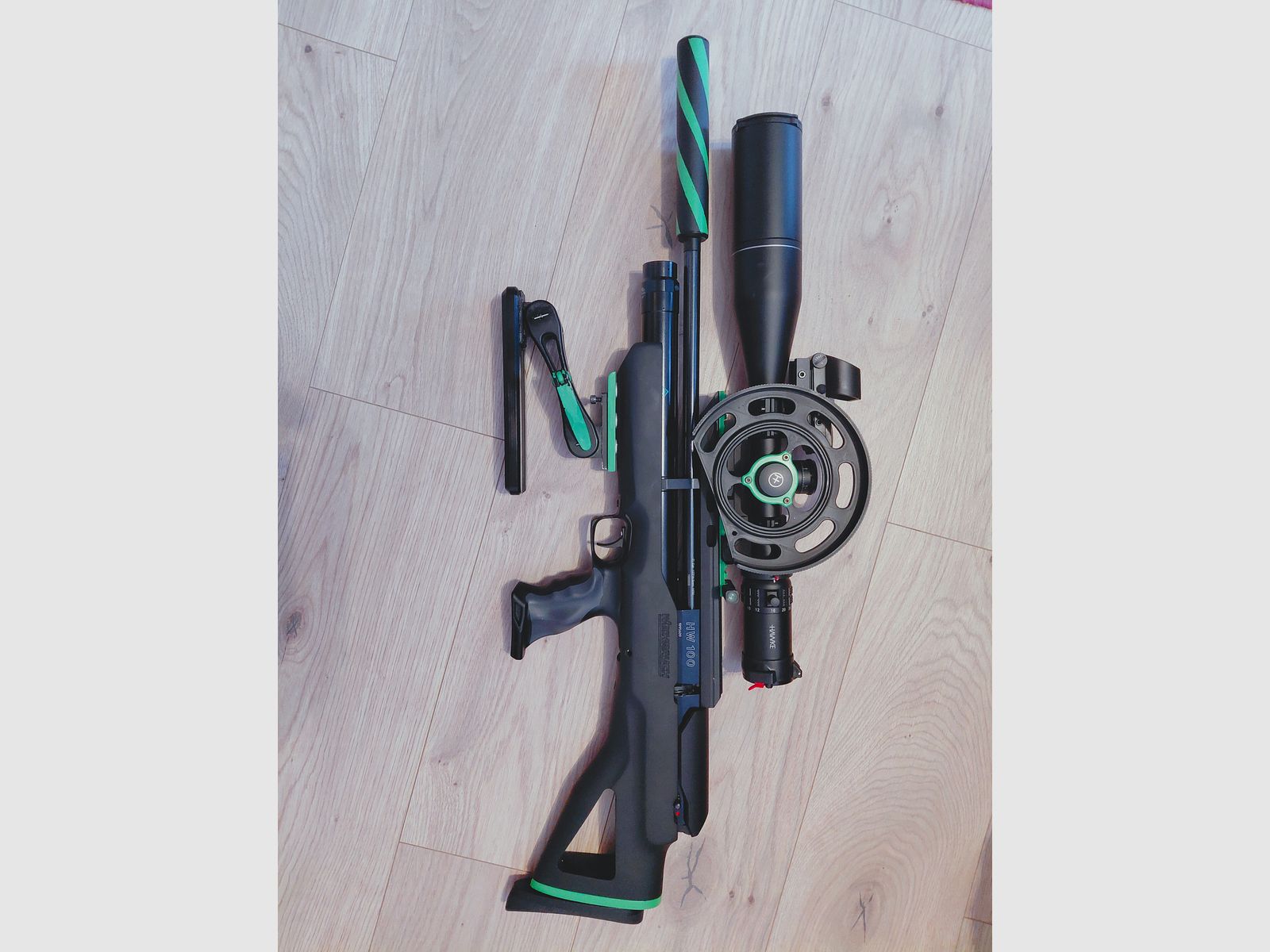 Weihrauch hw100 Bullpup mit Hawke Sidewinder 8-32 FT