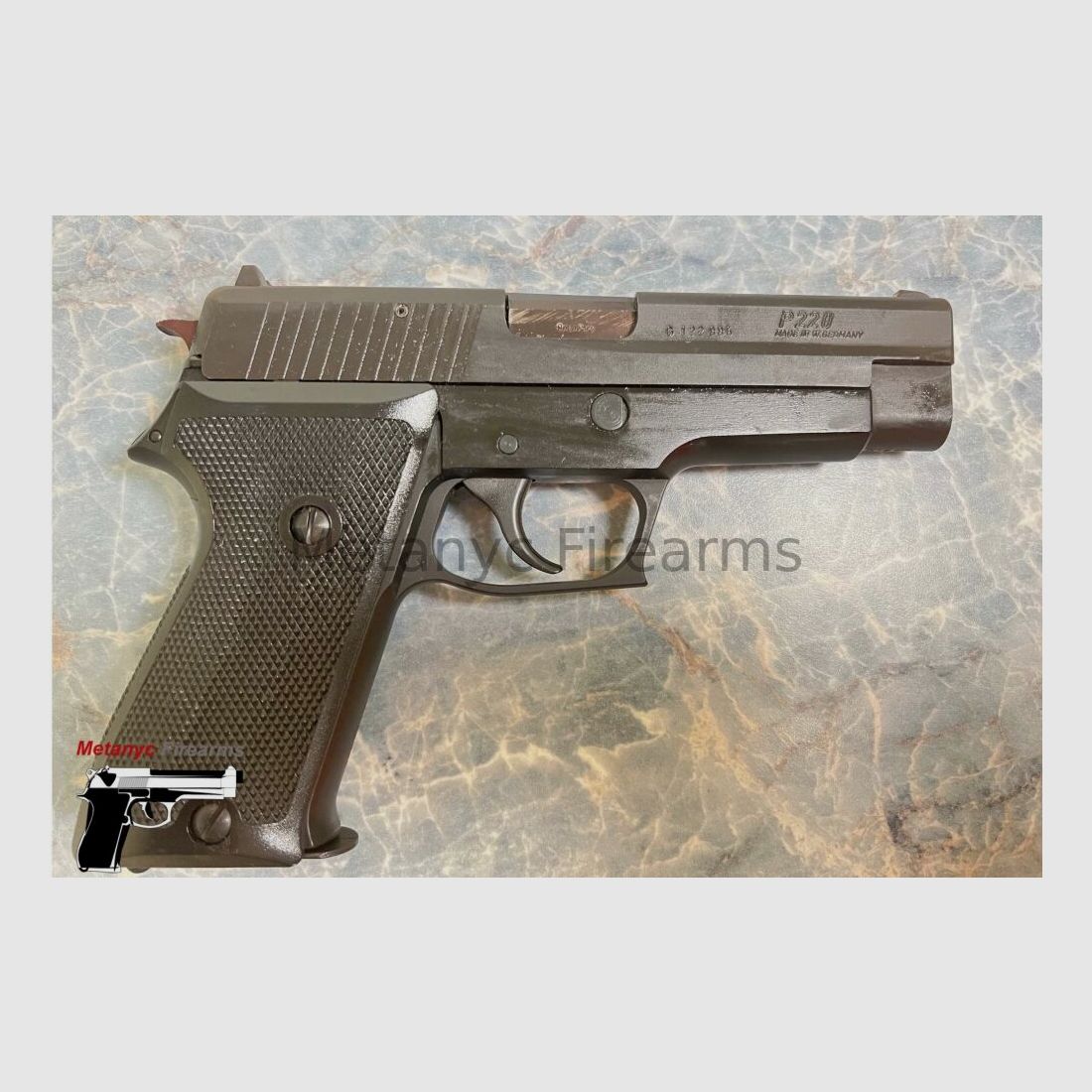 <SIG Sauer P220 9mmLuger>