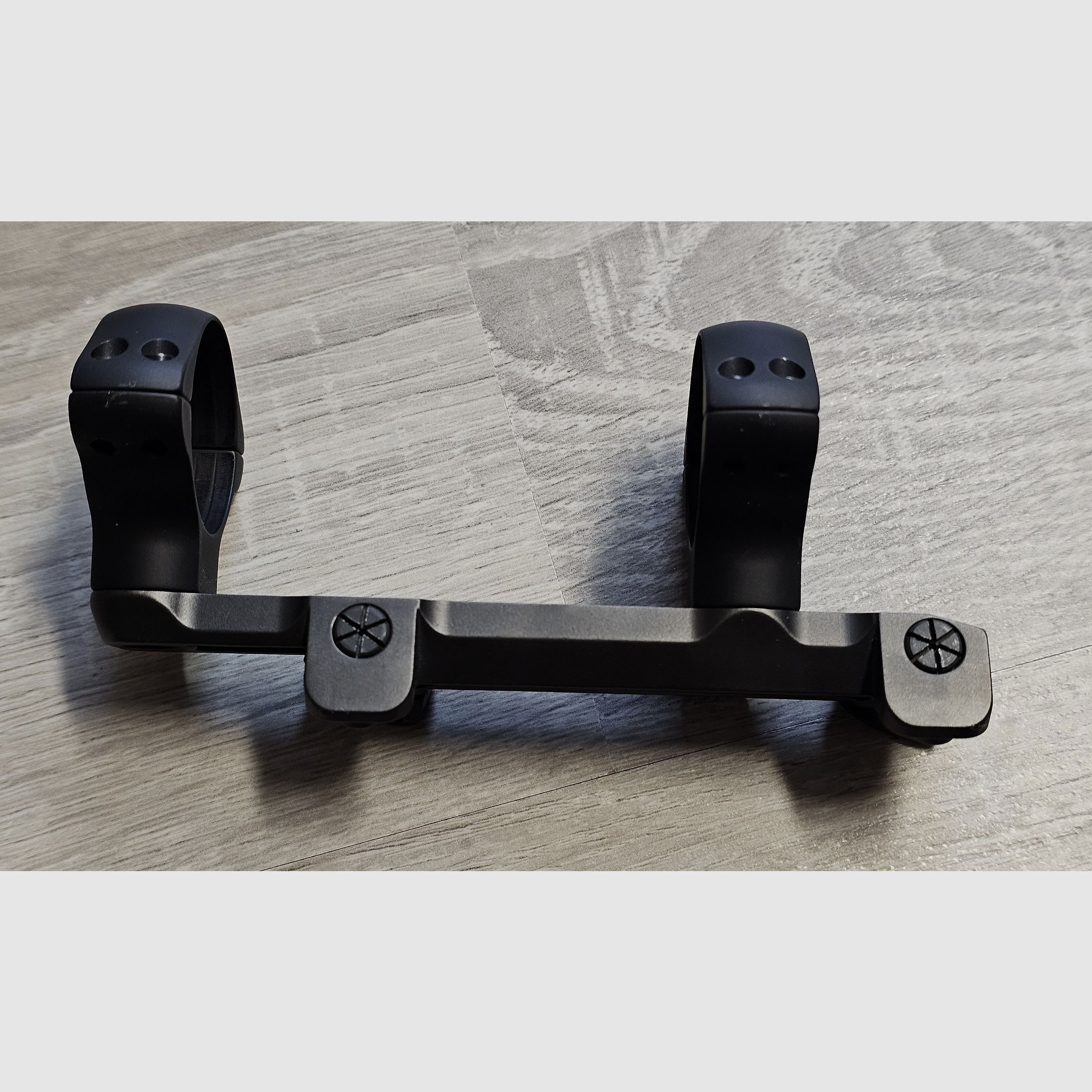 Viseur Meopta MeoStar R1 3-12x56 RD (point lumineux, Abs. 4C) incluant le montage Blaser original (anneaux de 30 mm) et des capuchons Flip-Open
