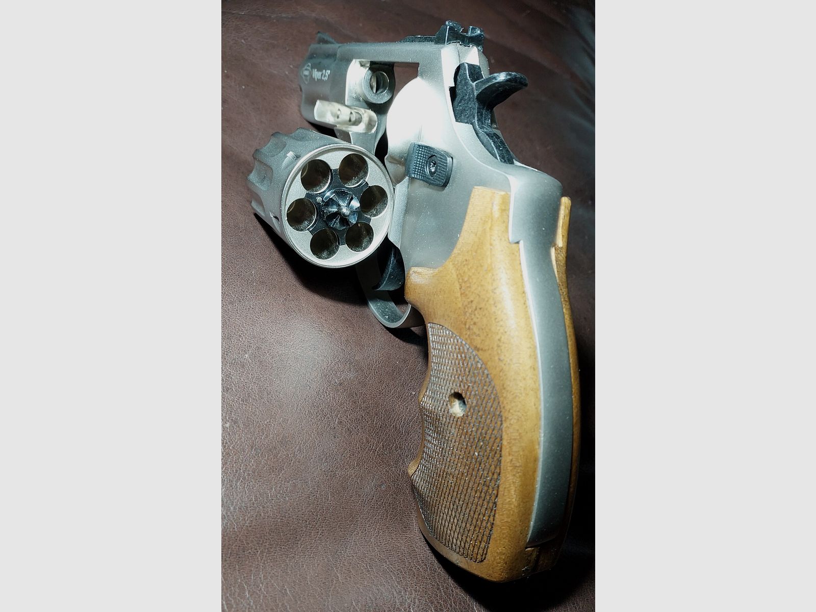 Ekol Viper 2,5 Zoll Nickel mit Holzgriff 9mm R.K. (PTB 1062)