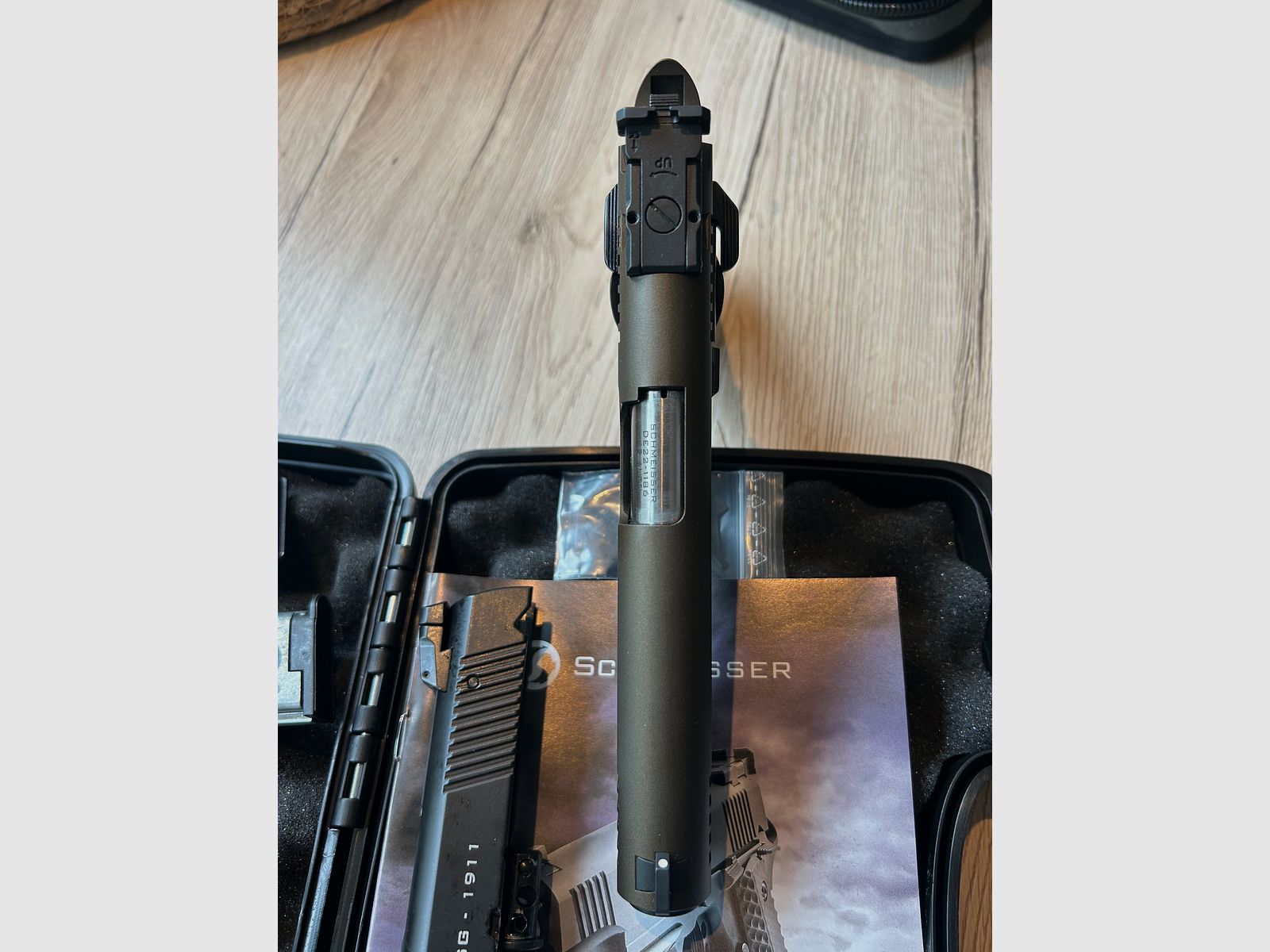 Schmeisser Hugo 5 pulgadas 45ACP con sistema intercambiable GSG 22LR como nuevo.