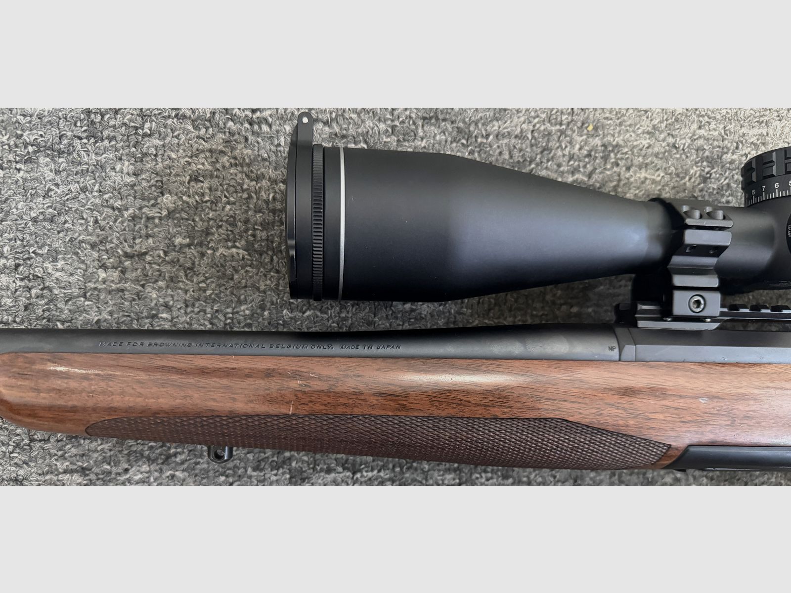Browning X-Bolt .30-06 mit Mündungsgewinde, Zielfernrohr
