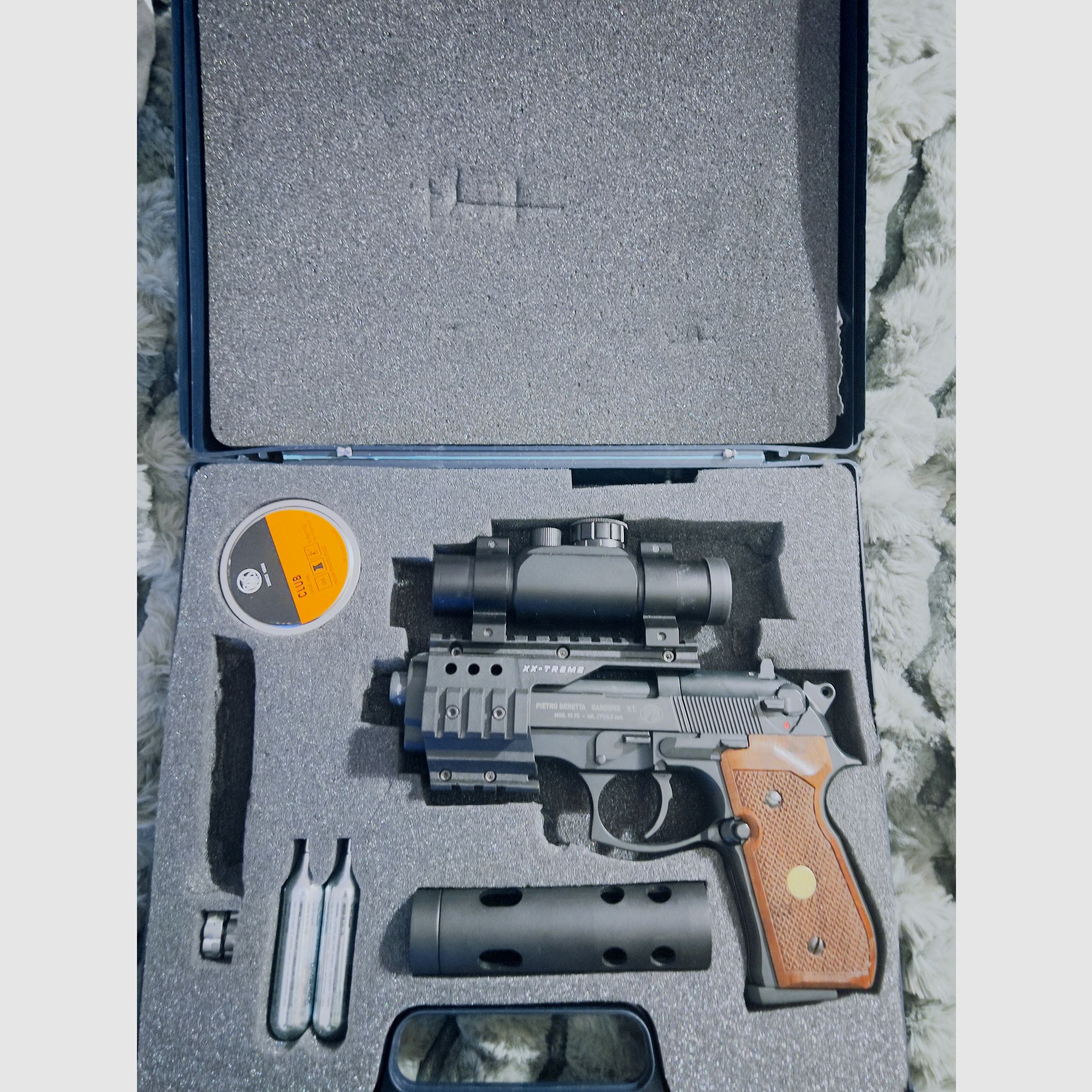 Beretta 92 FS XX-Treme 4,5 mm Diabolo brüniert Co2-Pistole