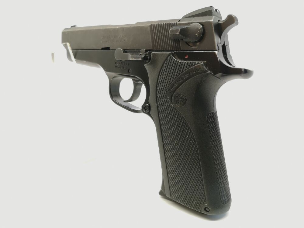 Smith & Wesson 910