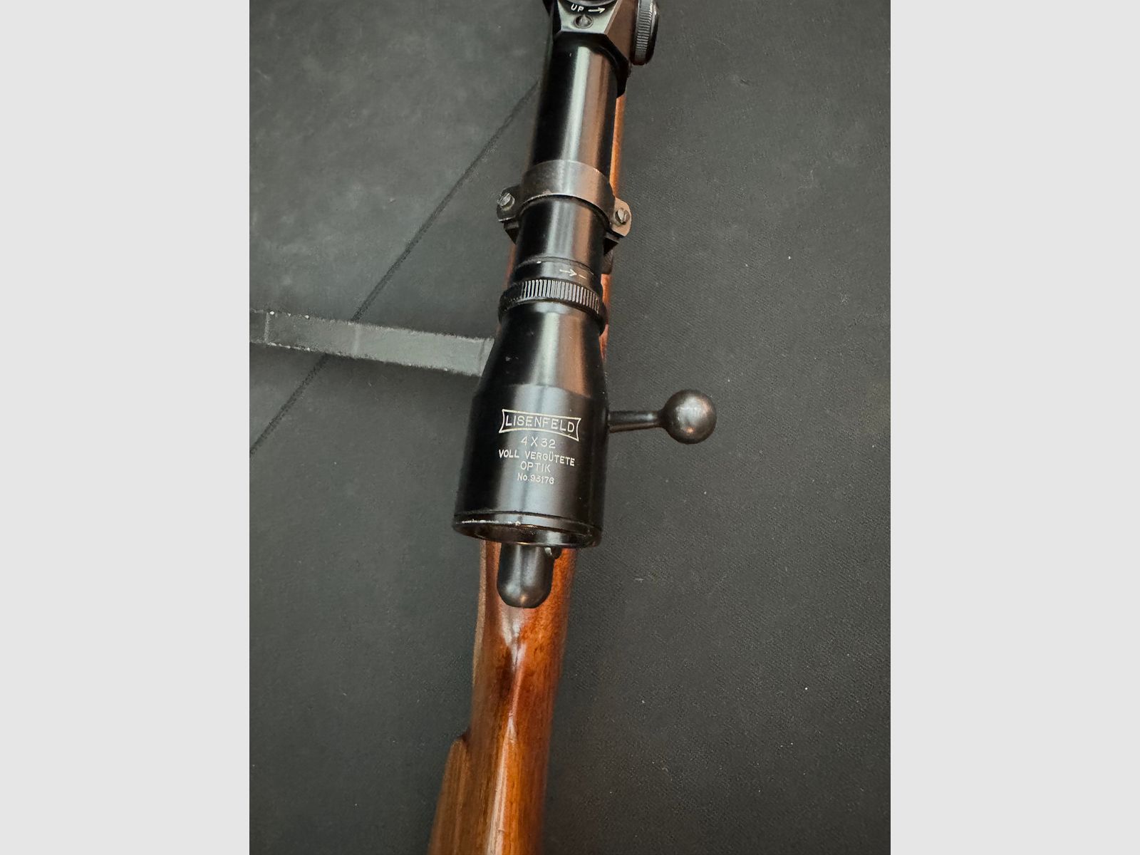Anschütz Einzelladerbüchse .22lr mit Zielfernrohr 4x32