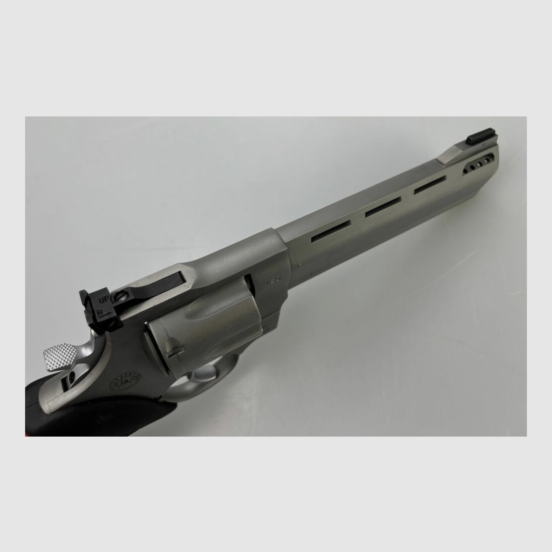 Taurus	 Raging Bull 444