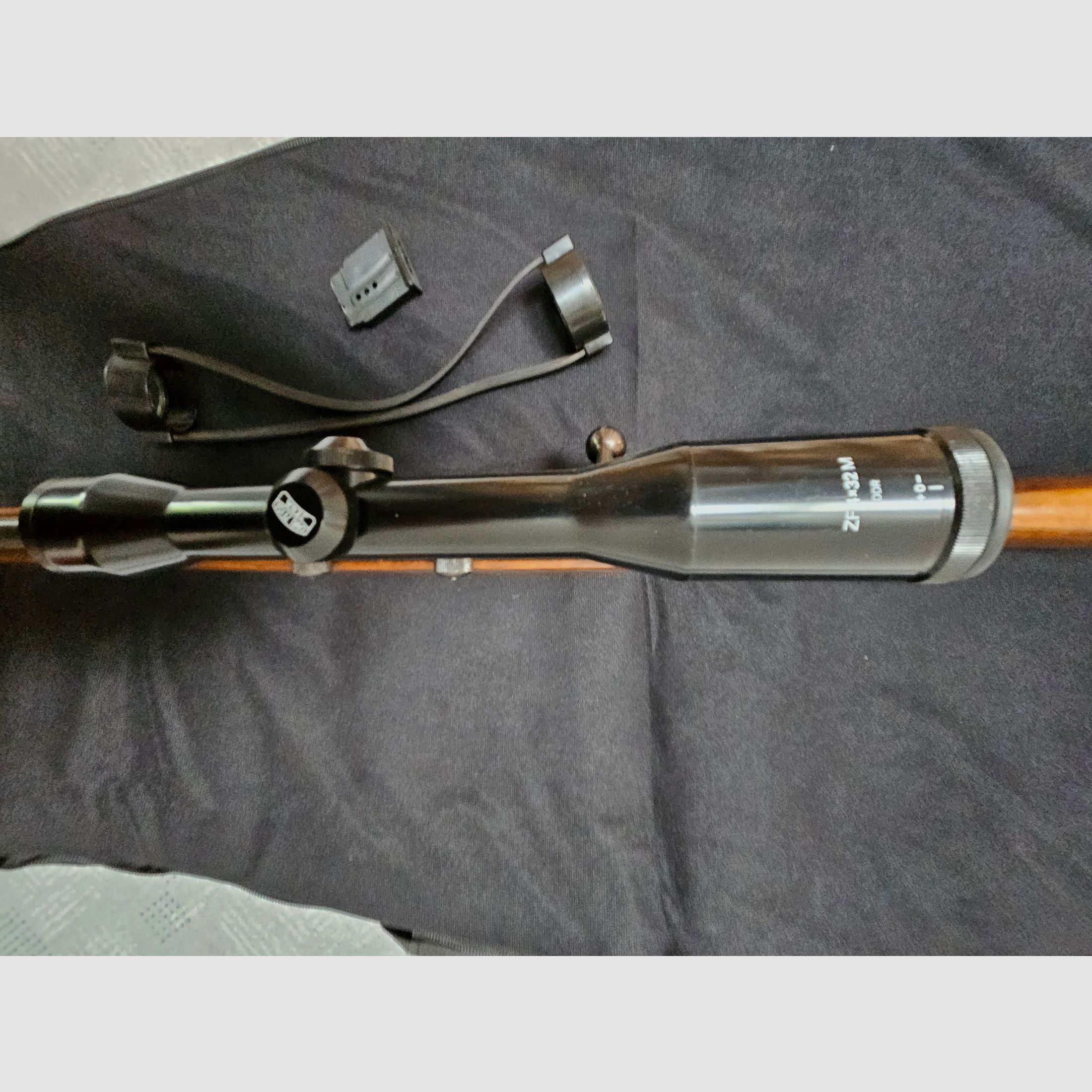 CZ 452-2E Lux Kal.22 lr z Zeiss Jena 4x32 M