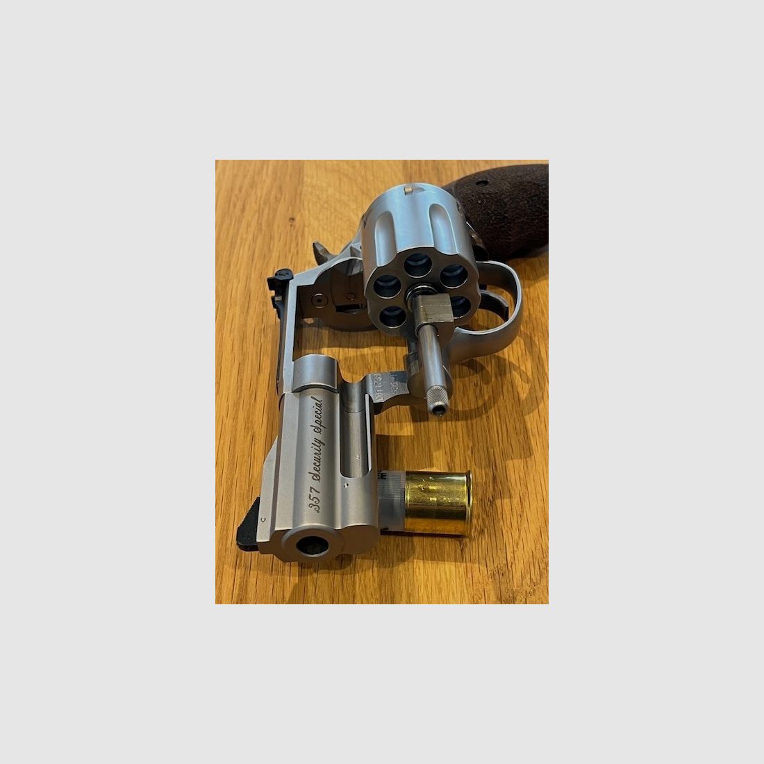 Smith & Wesson 686 Security Special 3" Kaliber .357 Magnum Revolver  (eigendlich neu)