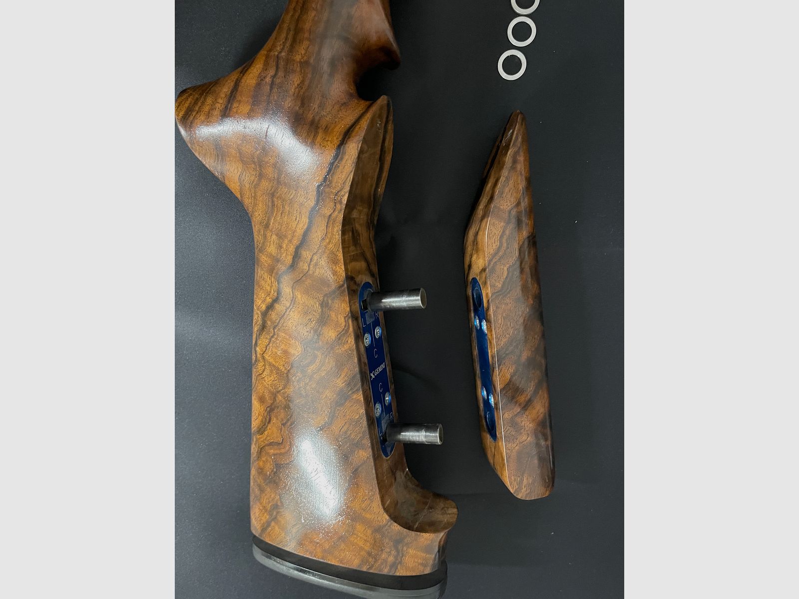 Beretta 682 Gold – Zestaw kolb (kolba tylna + kolba przednia, regulowana, orzech, praworęczna)