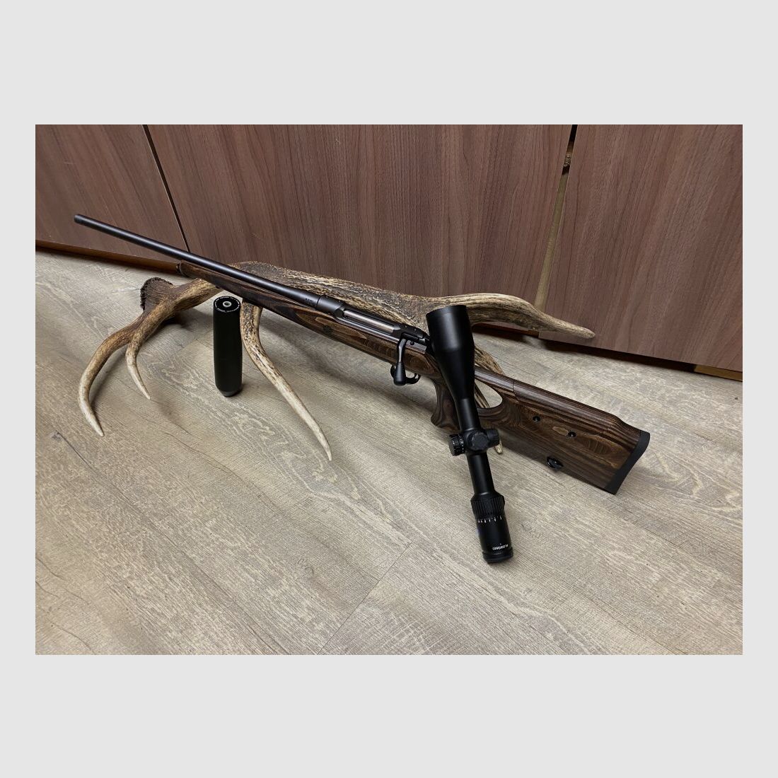 Sauer 101 GTI, links, mit Zeiss Conquest V4 3-12x56