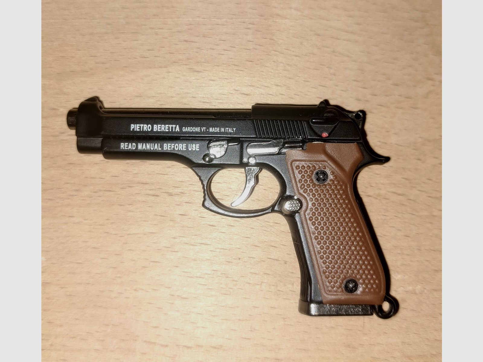 Ganzmetall-Modell Maßstab 1:3,5 - Colt Beretta Glock Smith&Wesson