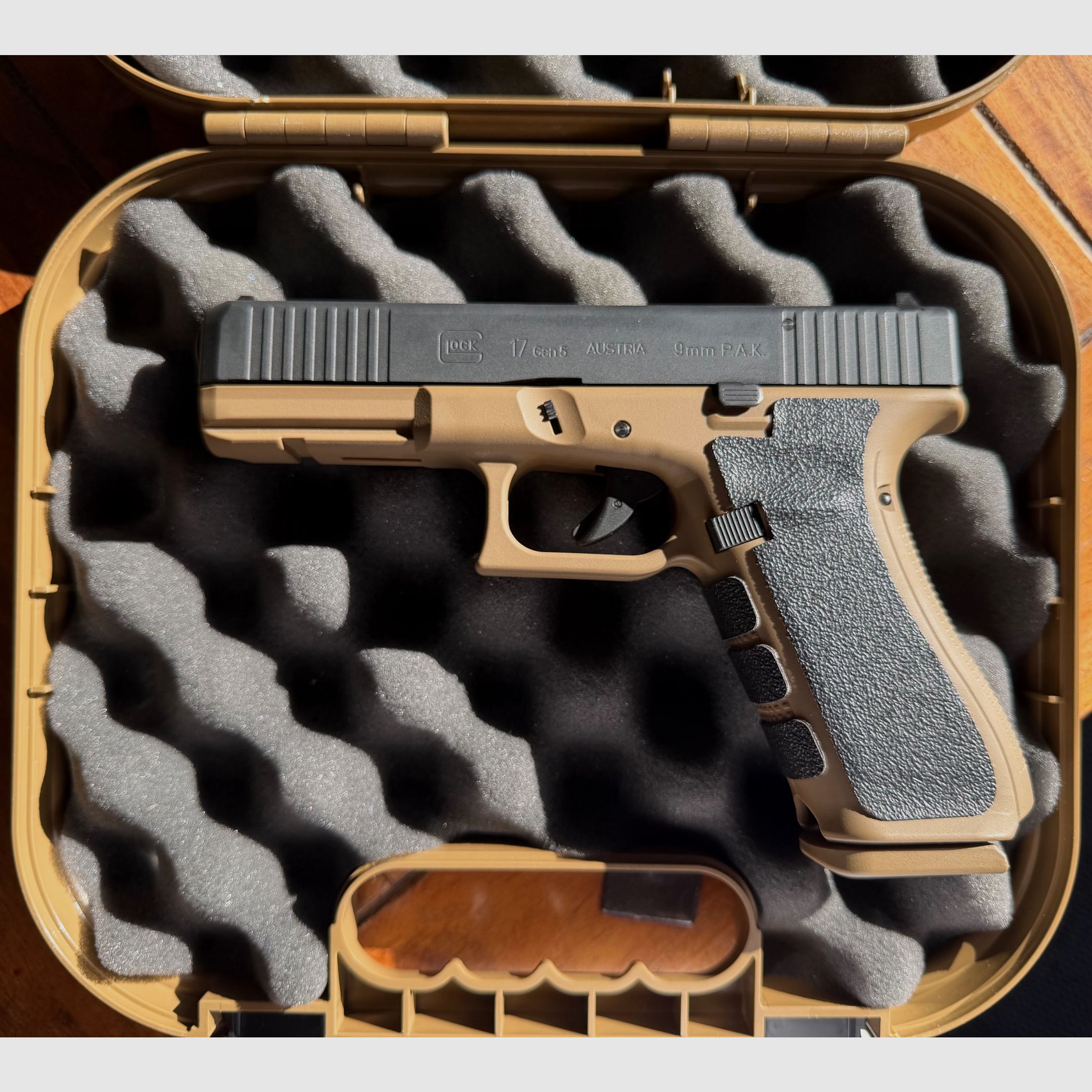 Glock 17 Gen5 French Army Limited Blank Firing 9mm 3 Magazines TOP, image 3 of 6