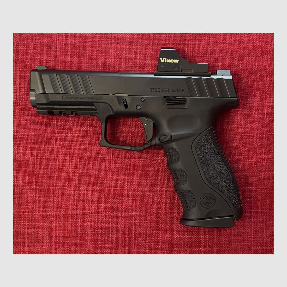 Stoeger (Beretta) STOEGER STR-9 (pronto per ottica) in bundle con VIXEN RED DOT