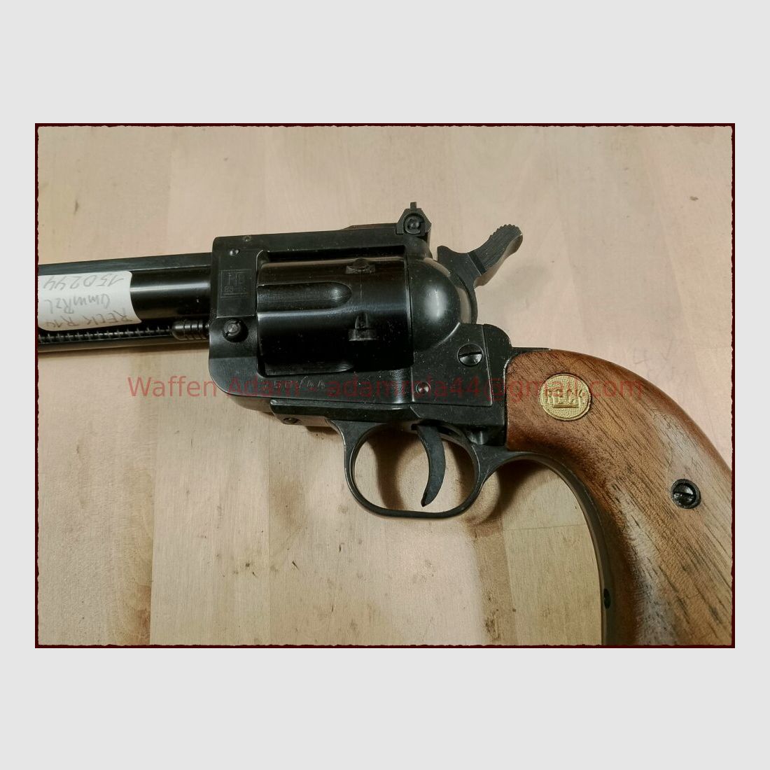RECK F in het Pentagon SAA Revolver R14