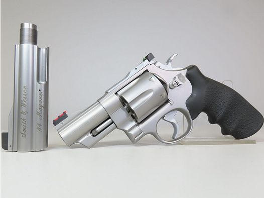 Smith & Wesson 629 - 2 with 2nd barrel in 4 inches