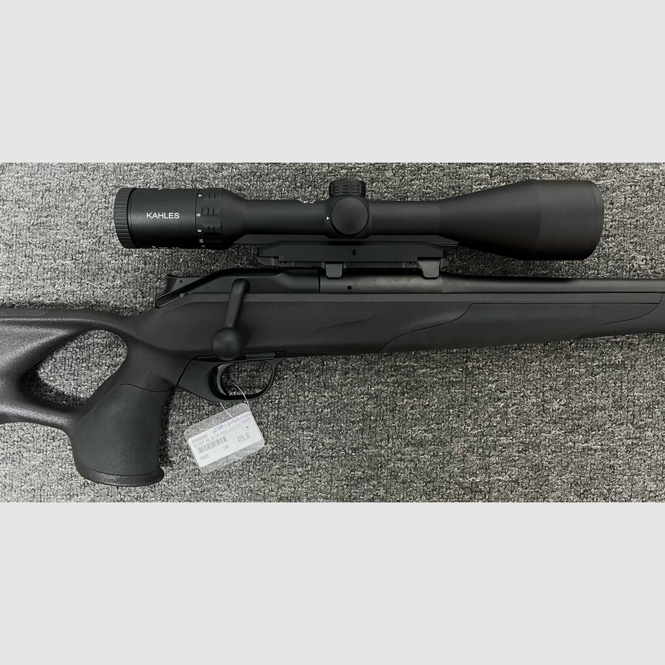 Blaser R8 Professional Succes + Kahles Helia 2,4-12x56 i + Dentler Montage 