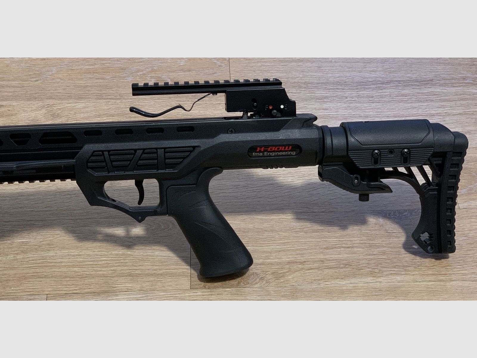X-BOW FMA Scorpion III - 405 fps / 200 lbs - Compoundbogen mit Zubehör