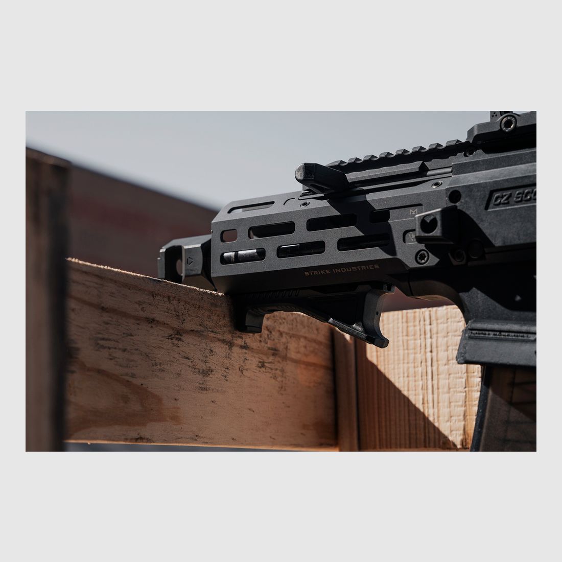 Strike Industries LINK Cobra Tactical Fore Grip M-LOK / KeyMod Nero, immagine 2 di 2