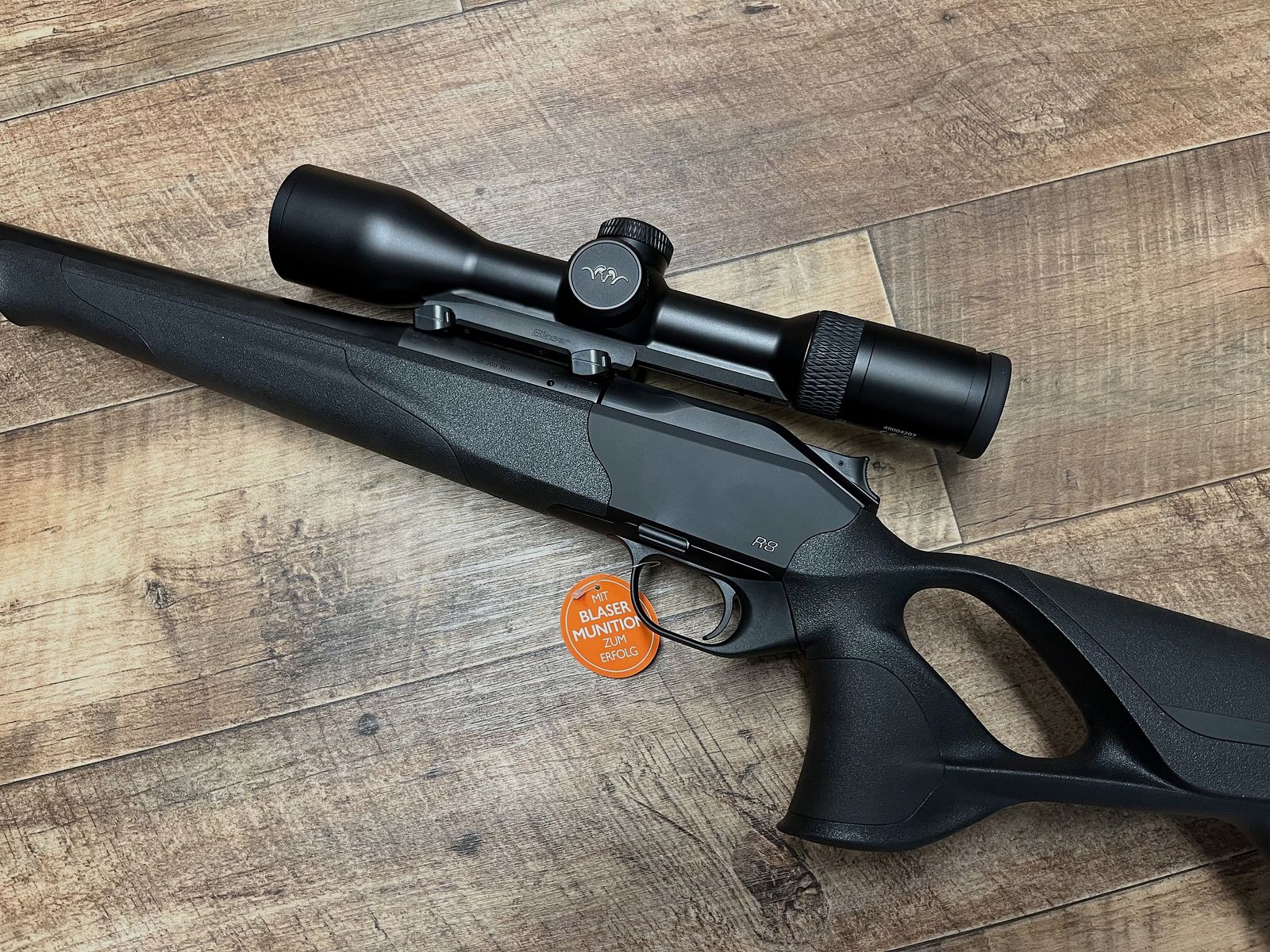 Blaser R8 Ultimate BLACK met B2 2-10x50ICs Direct leverbaar