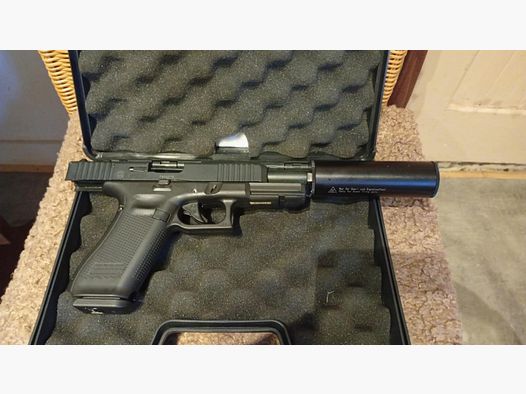 Glock 17 Gen5 Schreckschuss Pistole 9mm P.A.K. brüniert inkl. Umarex  Schalldämpfer und  Waffenkoffer