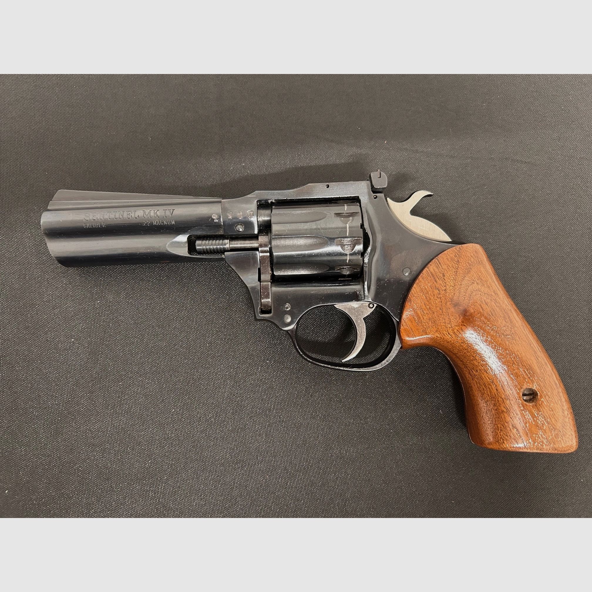 High-Standard Revolver Modell Sentinel MK IV, Kaliber 22Mag, sehr gut