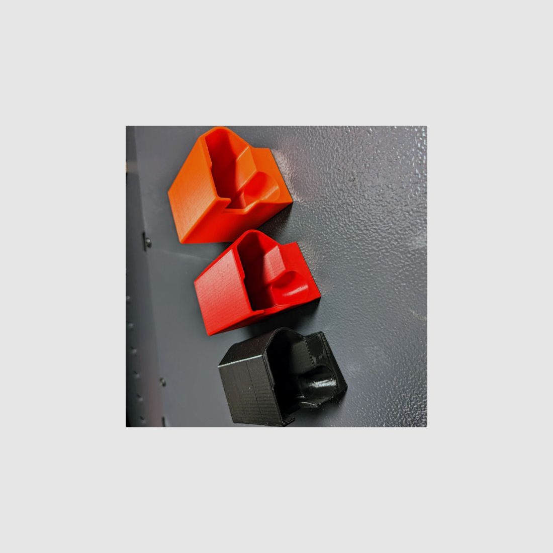 Magnetisches Blockholster für Glock 17 und baugleiche (Schlittenbreite 32mm) für Waffenschrank - Zubehör für den Waffenschrank