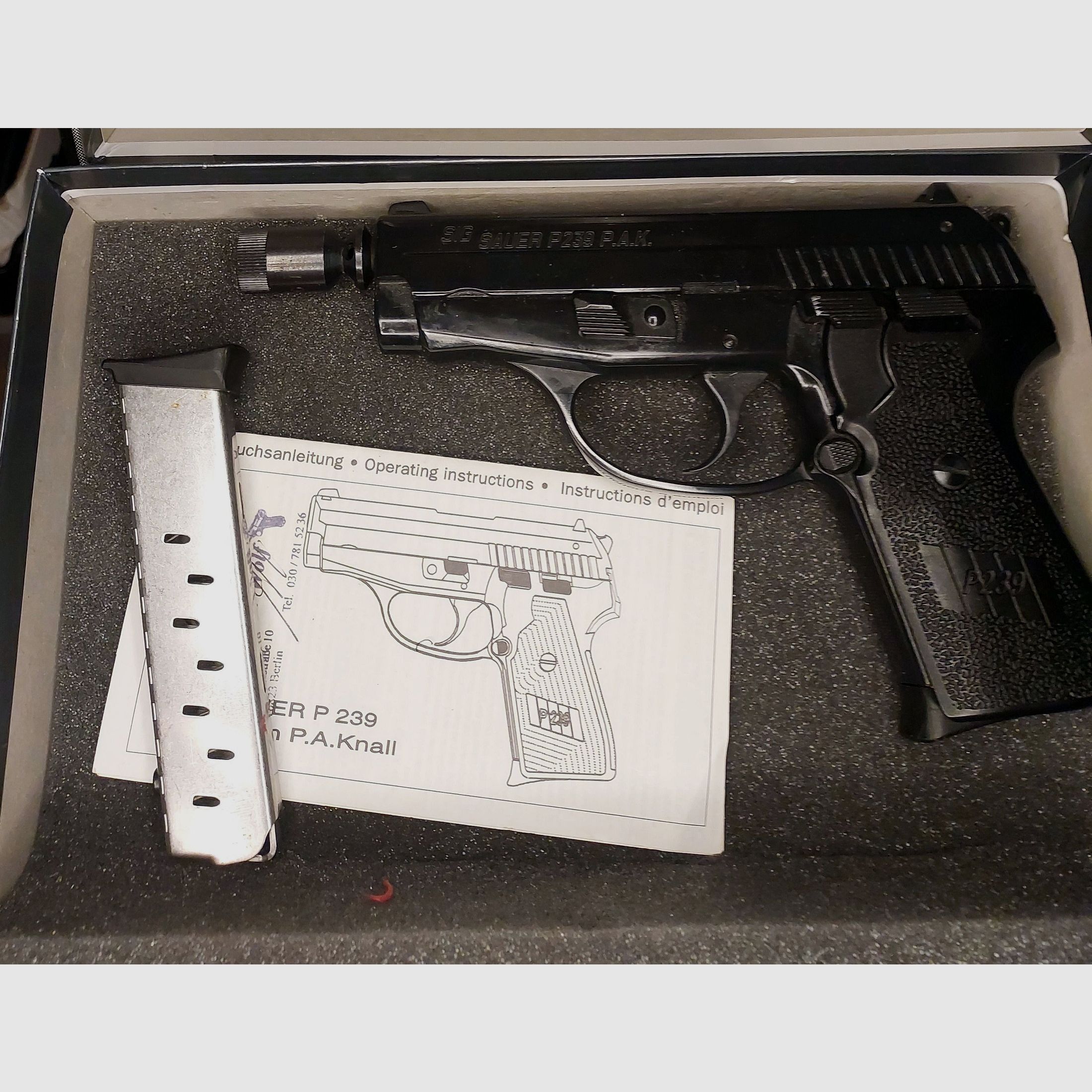 Sig Sauer P239 Schreckschusspistole im Kaliber 9 mm P.A.K. aus dem originalen SIG „Backup‑Set“ (PTB 696)