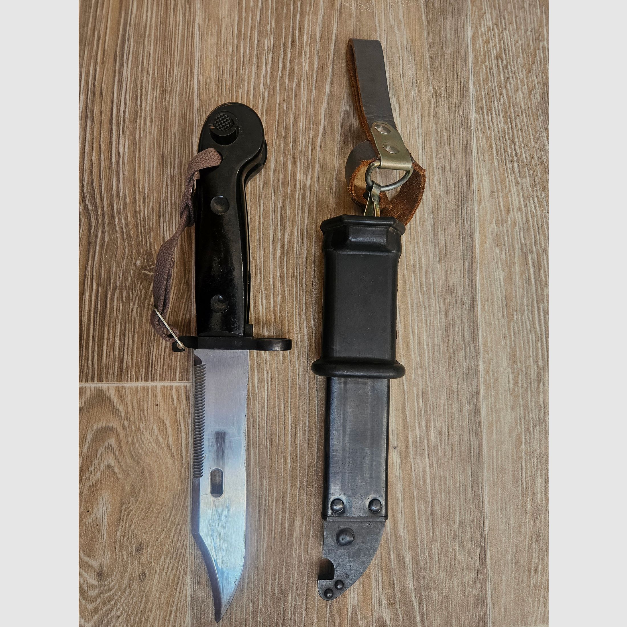 NVA DDR Bajonett AK47/74