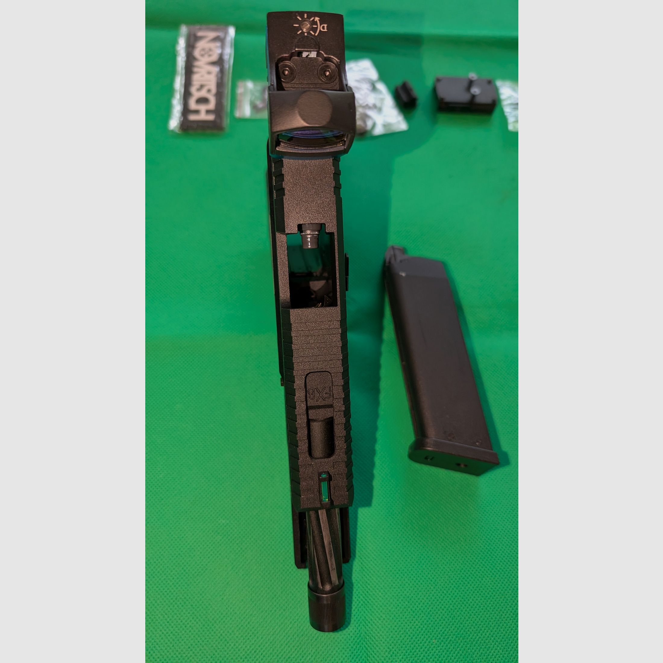 Novritsch SSP18 GBB 6mm BB mit Novritsch Reddot, Airsoft Pistole, Greengas