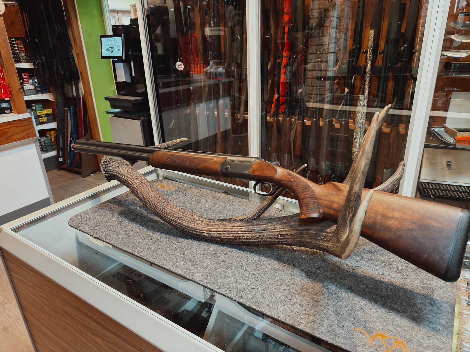 Blaser F16 – Cal. 12/76 – Vintage wood finish – NEW