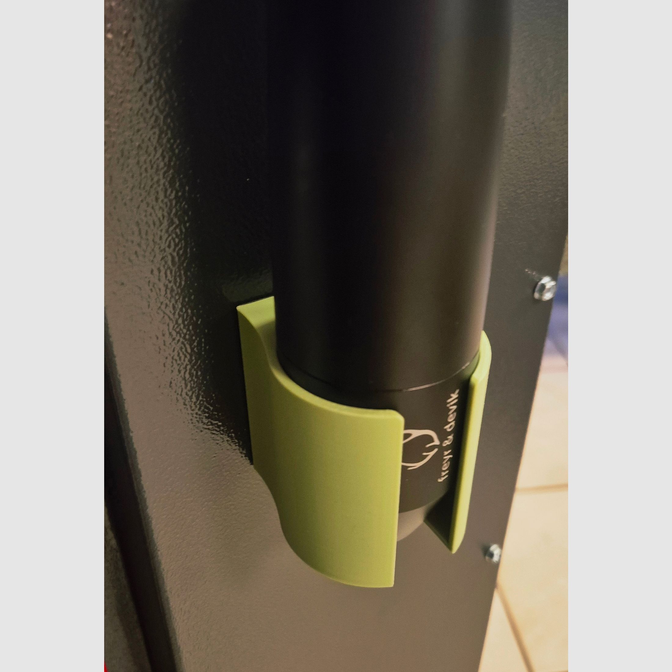 Support de silencieux magnétique pour armoire