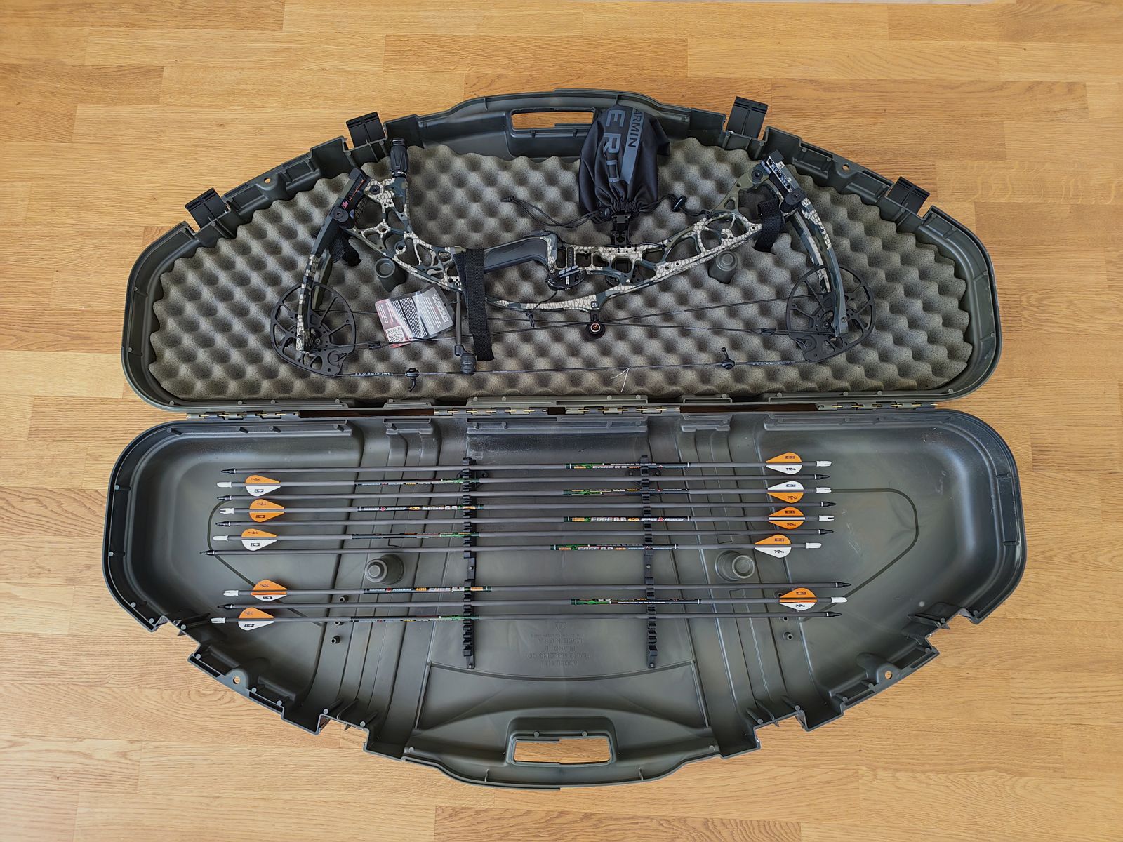 Hoyt Alpha AX-2 29 + Garmin Xero A1i + QAD Ultra Rest MX2 Set NUOVO