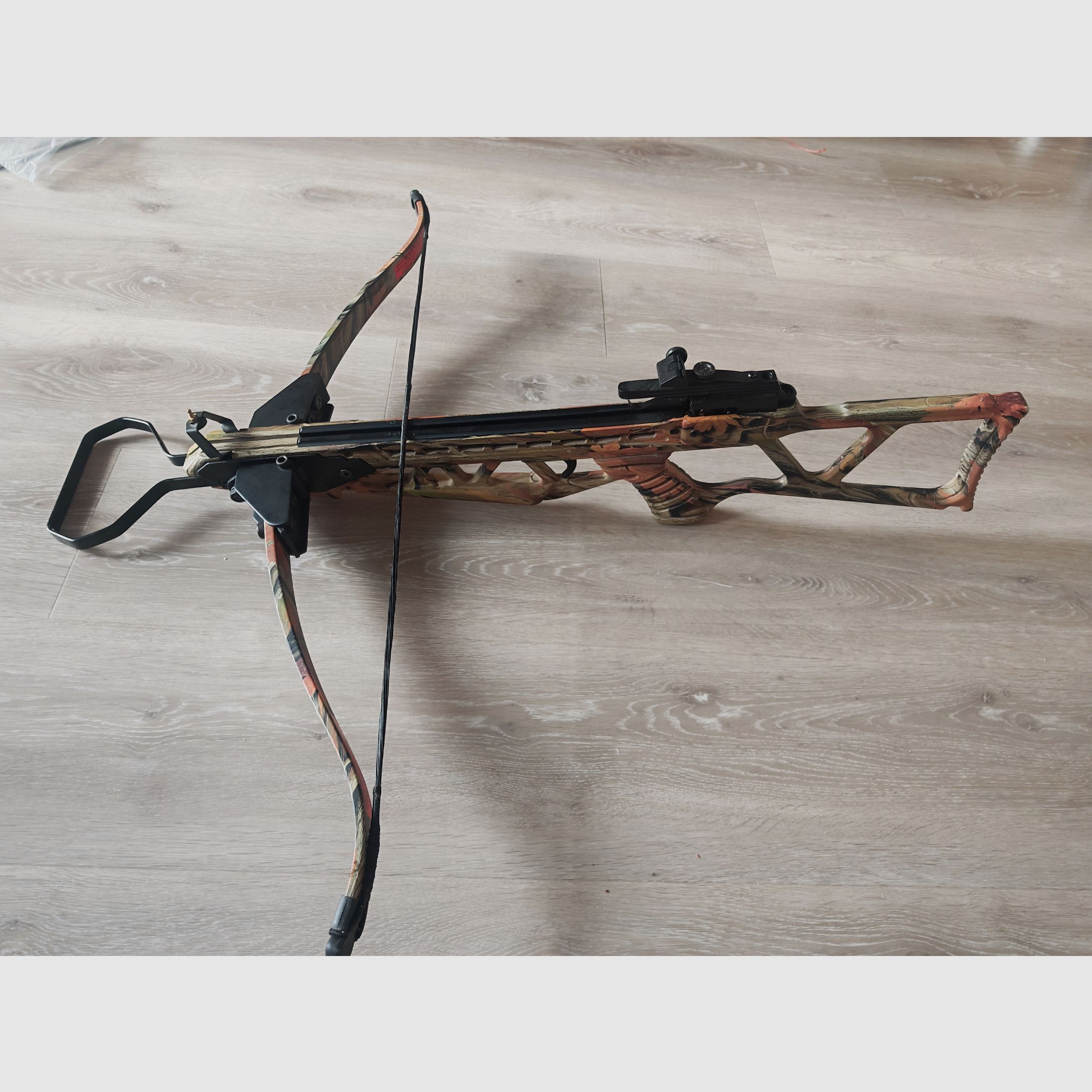 Ballesta recurva plegable 120 lbs con mucho accesorio