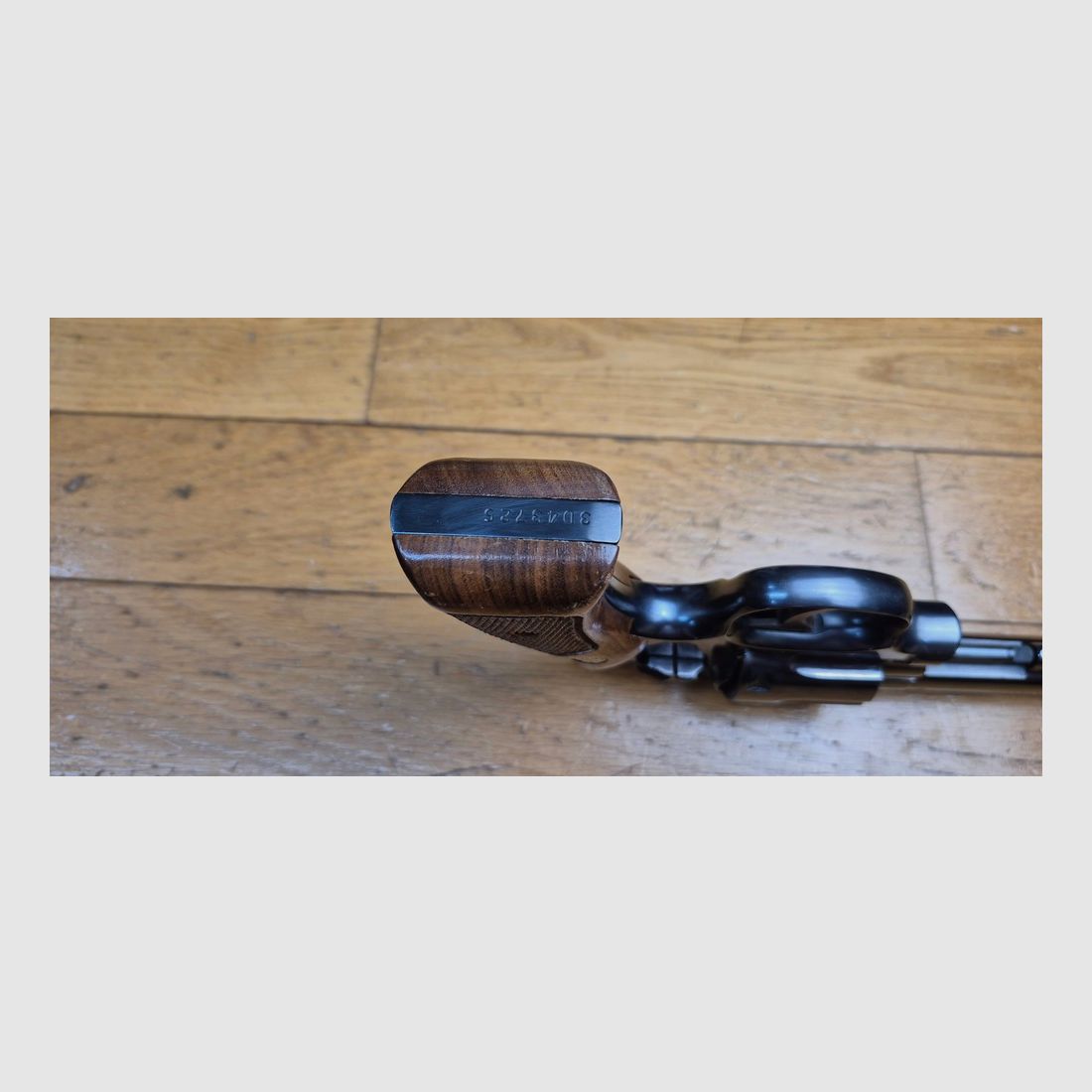 Sehr schöner Revolver Smith&Wesson Model 13-2 – Kal. .357 Magnum in K-Karosserie – Abgeleitet vom Military and Police in einer Version mit schwerem Lauf – Waffe „Pinned und recessed“ von 1978 – Polizei- und vielseitige Waffe par excellence – Zustand nahezu perfekt – TBE++/TBE+++, Bild 10 von 26