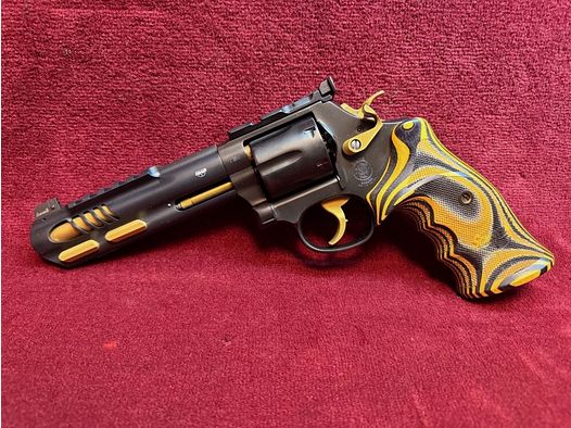 Smith & Wesson 686 Scheuring Black/Gold