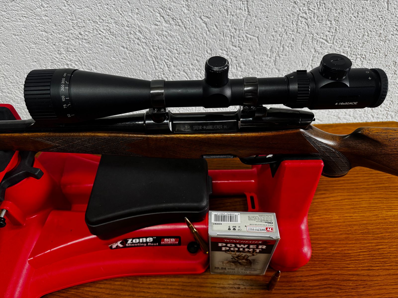 Steyr Mannlicher Stutzen Model M z celownikiem punktowym 4-16x50 AOE