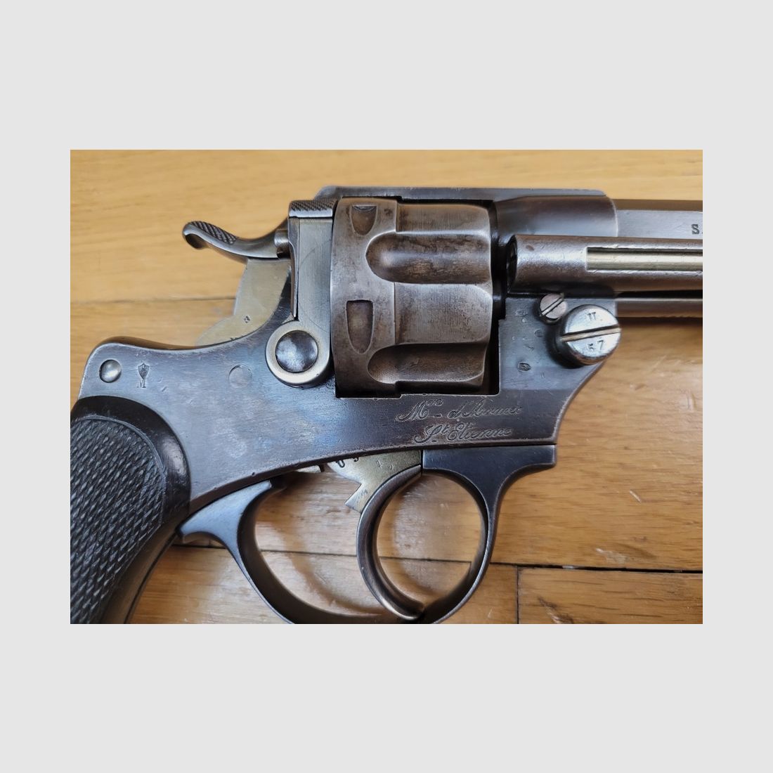 Zeer mooie officierrevolver model 1874 – Volledig monomatrikuleer wapen – MAS uit 1877 – Zeer mooie loop – Mechanisch perfect – Uitstekende staat!, afbeelding 4 van 23
