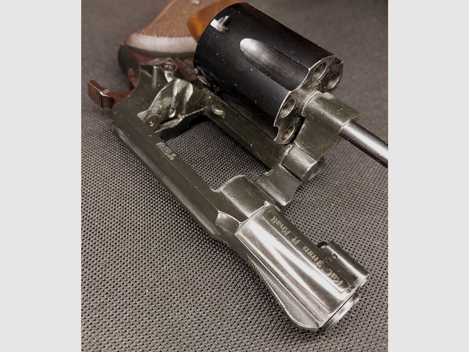 Weihrauch HW37 Kal. 9mm R.K. (PTB 887) OVP mit Holzgriffen und Lederholster - sehr gut erhalten (Arminius HW 37)