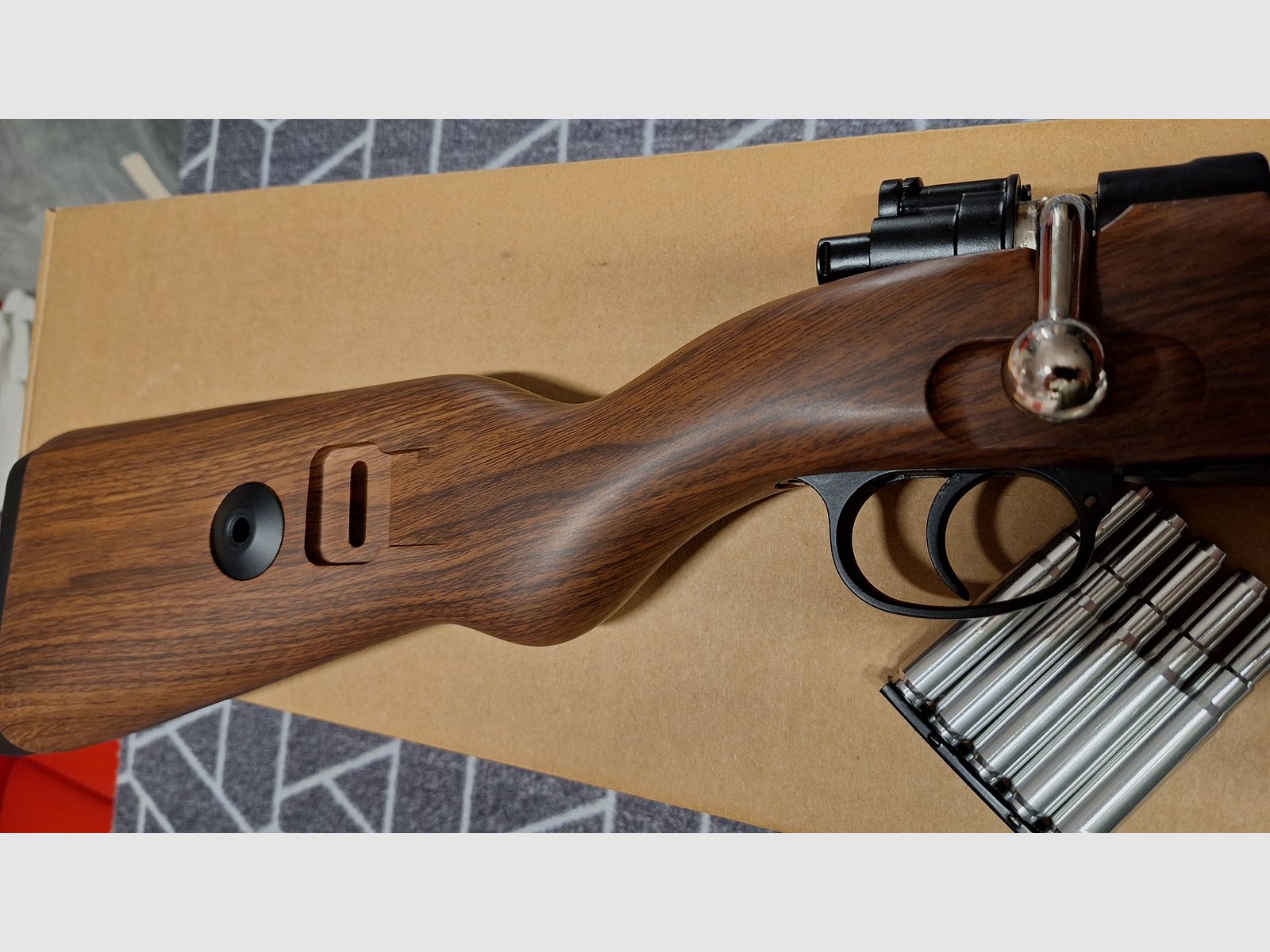 Karabiner 98K Bolt-Action Springer Gewehr mit Hülsenauswurf 6mm BB Holzoptik - Neuwertig!